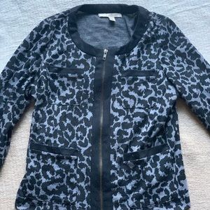 Lightweight leopard print jacket sz: small